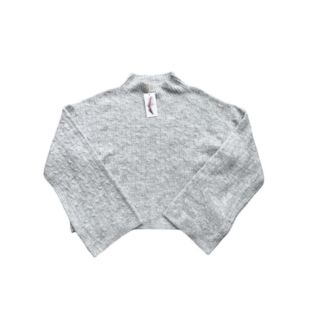 NWT Jessica Simpson Women’s Medium Cropped Gray Sweater Soft  Pullover Knit